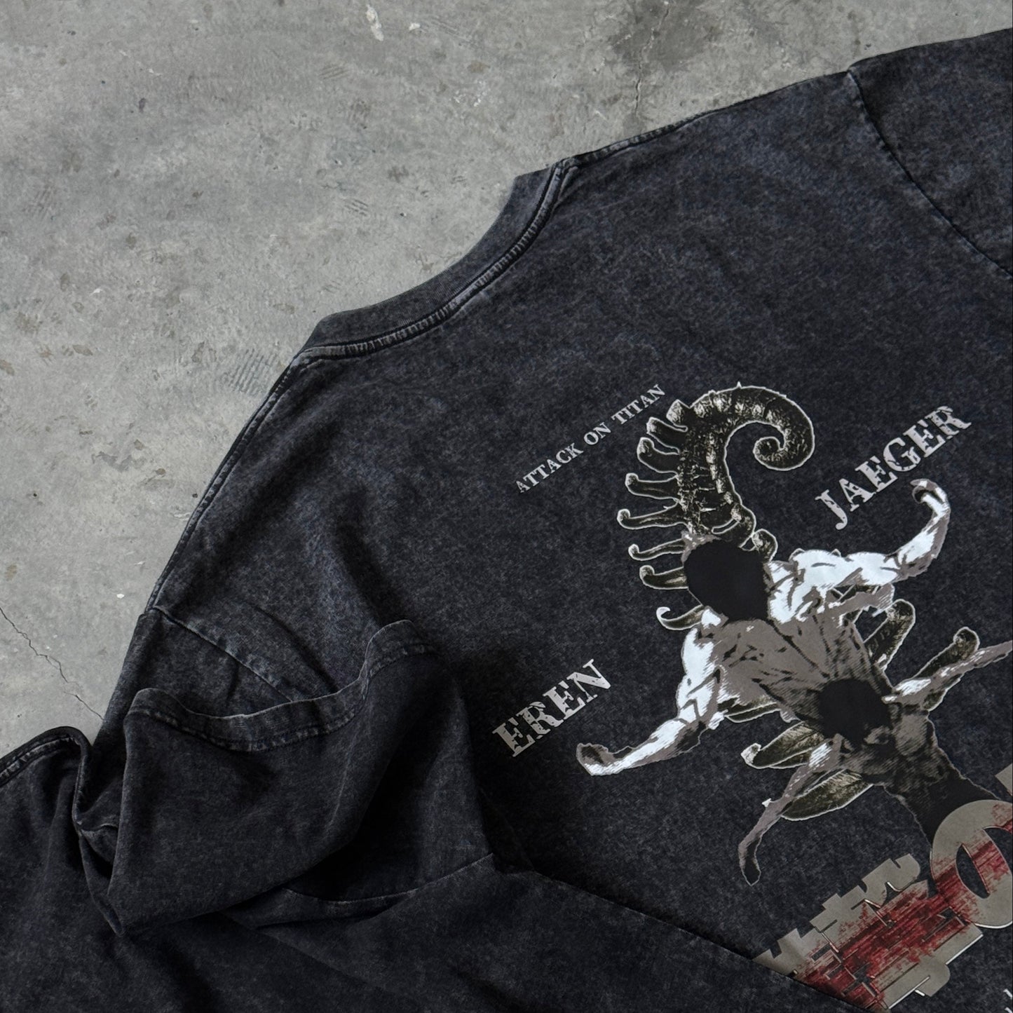 EREN ATTACK FOUNDING TITAN OVERSIZED